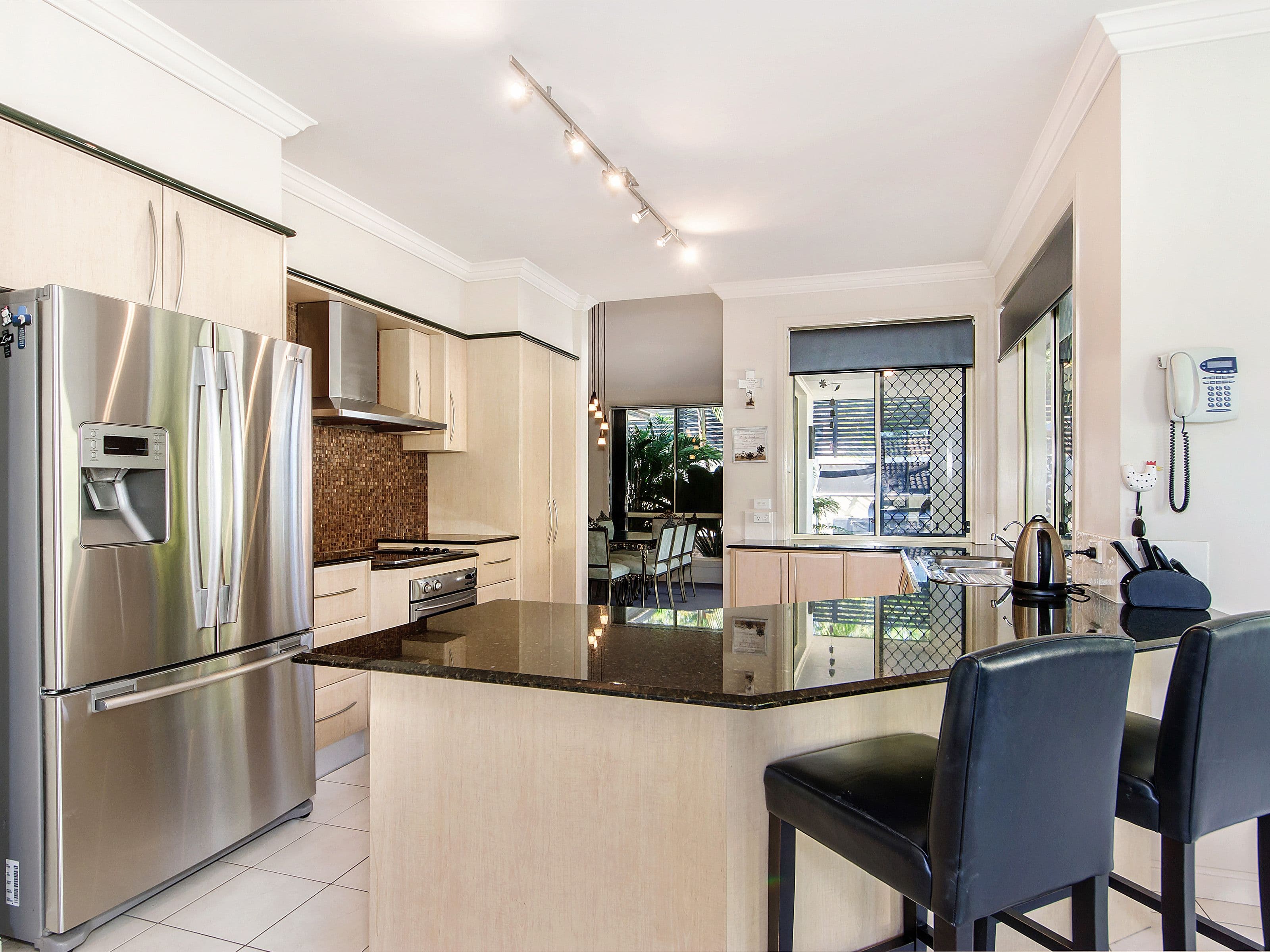2 Selsey Court, Arundel QLD 4214, Arundel - Thumbnail 3