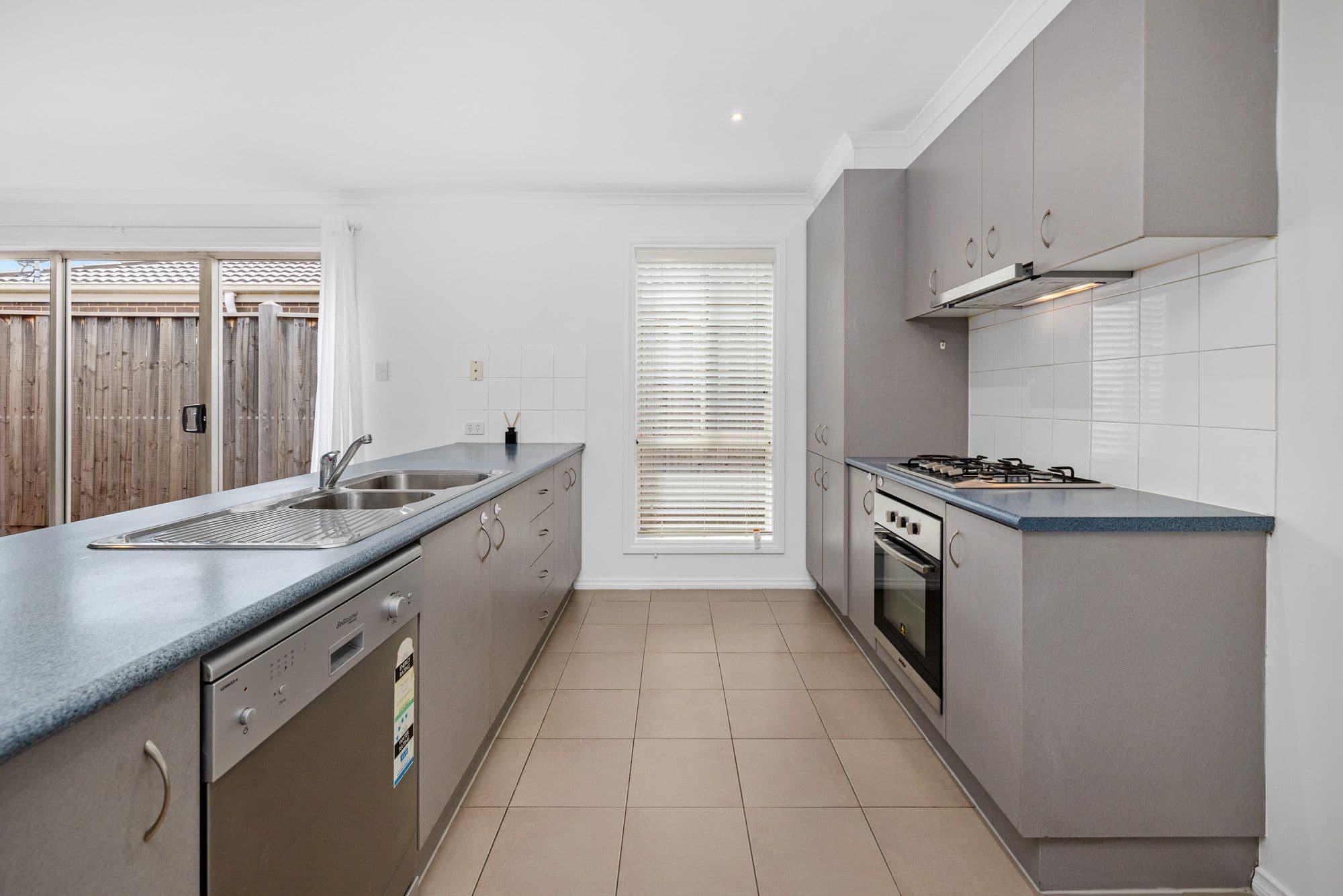 18 Mariposa Way, Tarneit VIC 3029, Tarneit - Thumbnail 5
