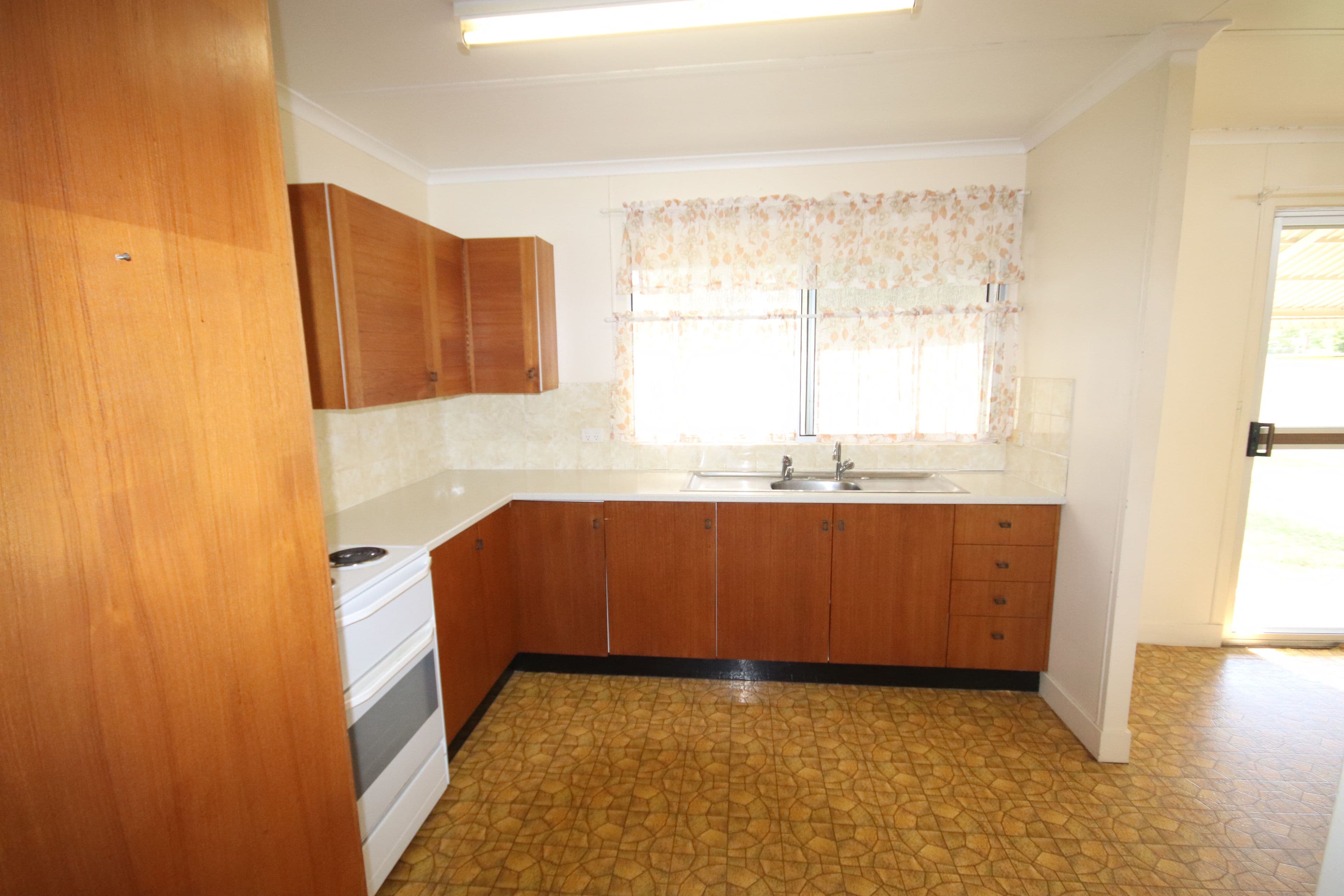 3 Ryan Avenue, Mundubbera QLD 4626, Mundubbera - Thumbnail 6