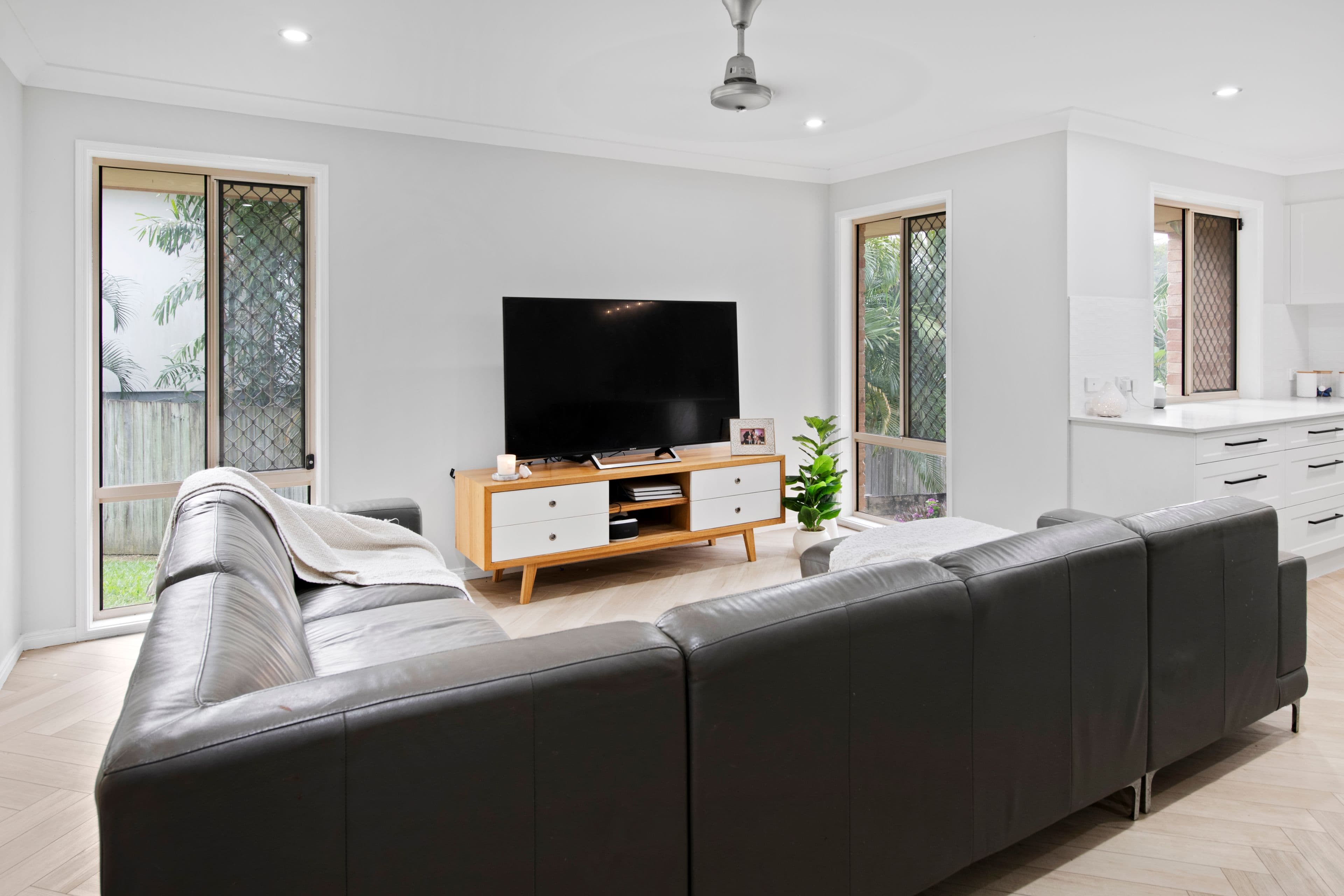 12 Joshua Place, Oxenford QLD 4210, Oxenford - Thumbnail 6