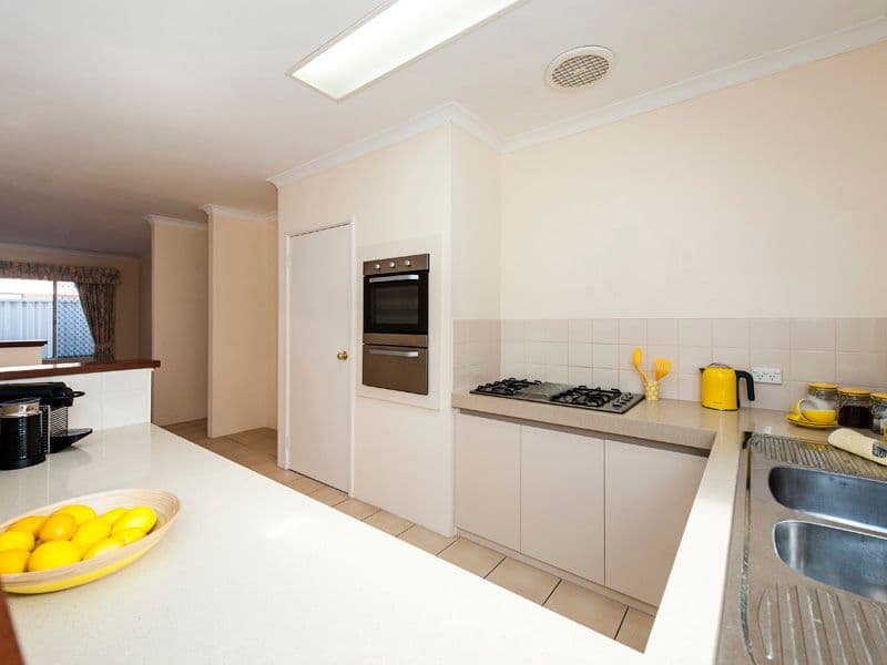 22 Hillview Rise, Cooloongup WA 6168, Cooloongup - Thumbnail 3