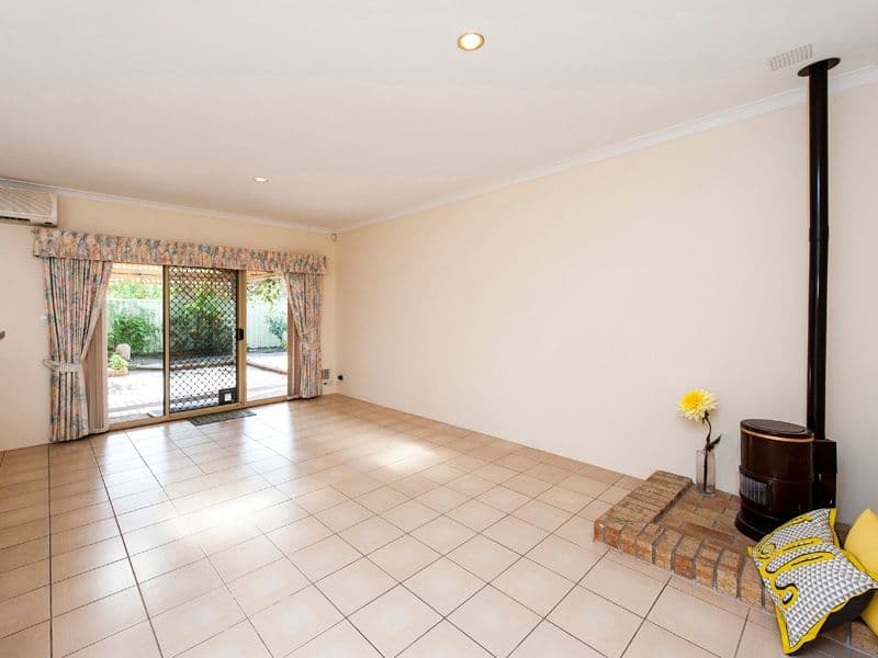 22 Hillview Rise, Cooloongup WA 6168, Cooloongup - Thumbnail 5