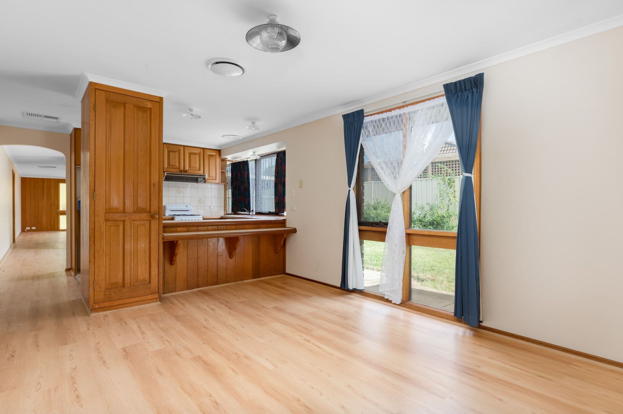 10 Heather Court, Hoppers Crossing VIC 3029, Hoppers Crossing - Thumbnail 2