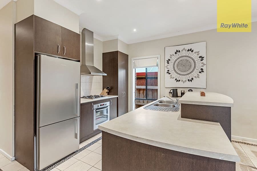 4 Reay Drive, Craigieburn VIC 3064, Craigieburn - Thumbnail 2