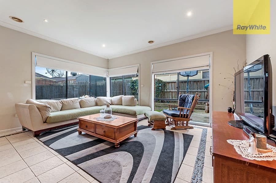 4 Reay Drive, Craigieburn VIC 3064, Craigieburn - Thumbnail 3
