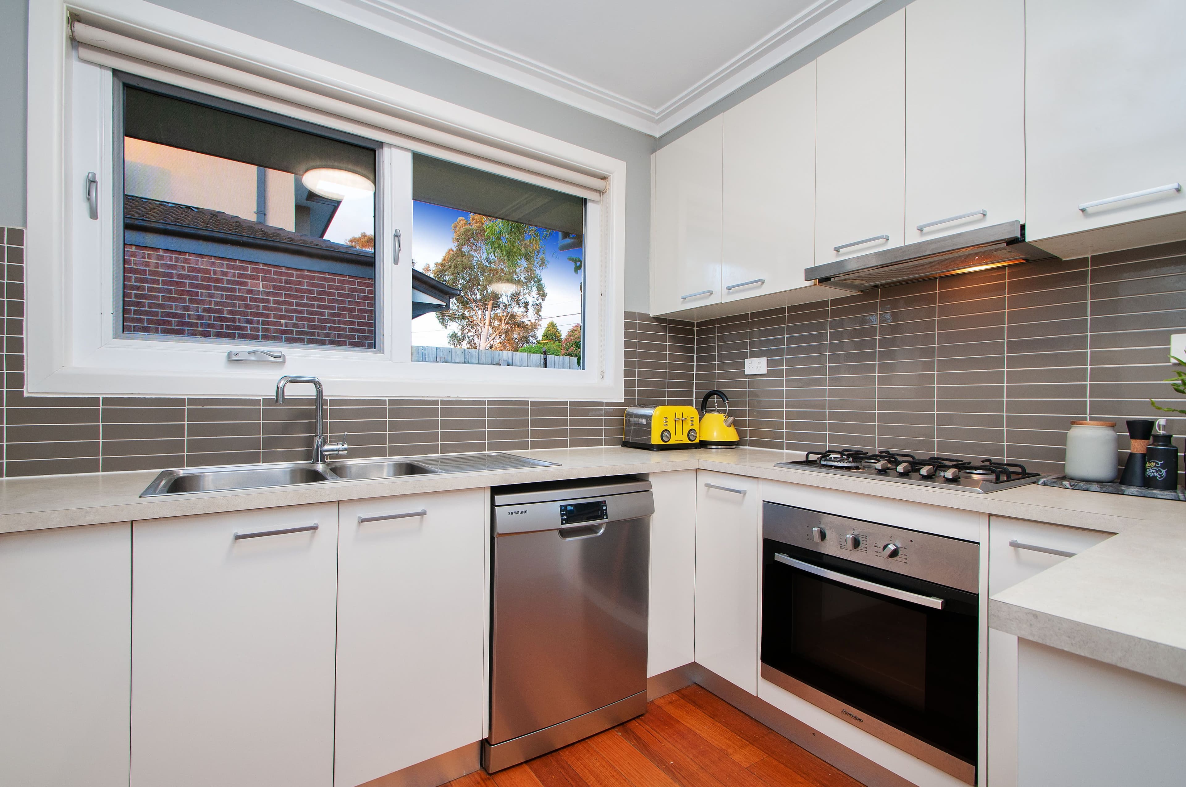 2 Towner Drive, Knoxfield VIC 3180, Knoxfield - Thumbnail 2