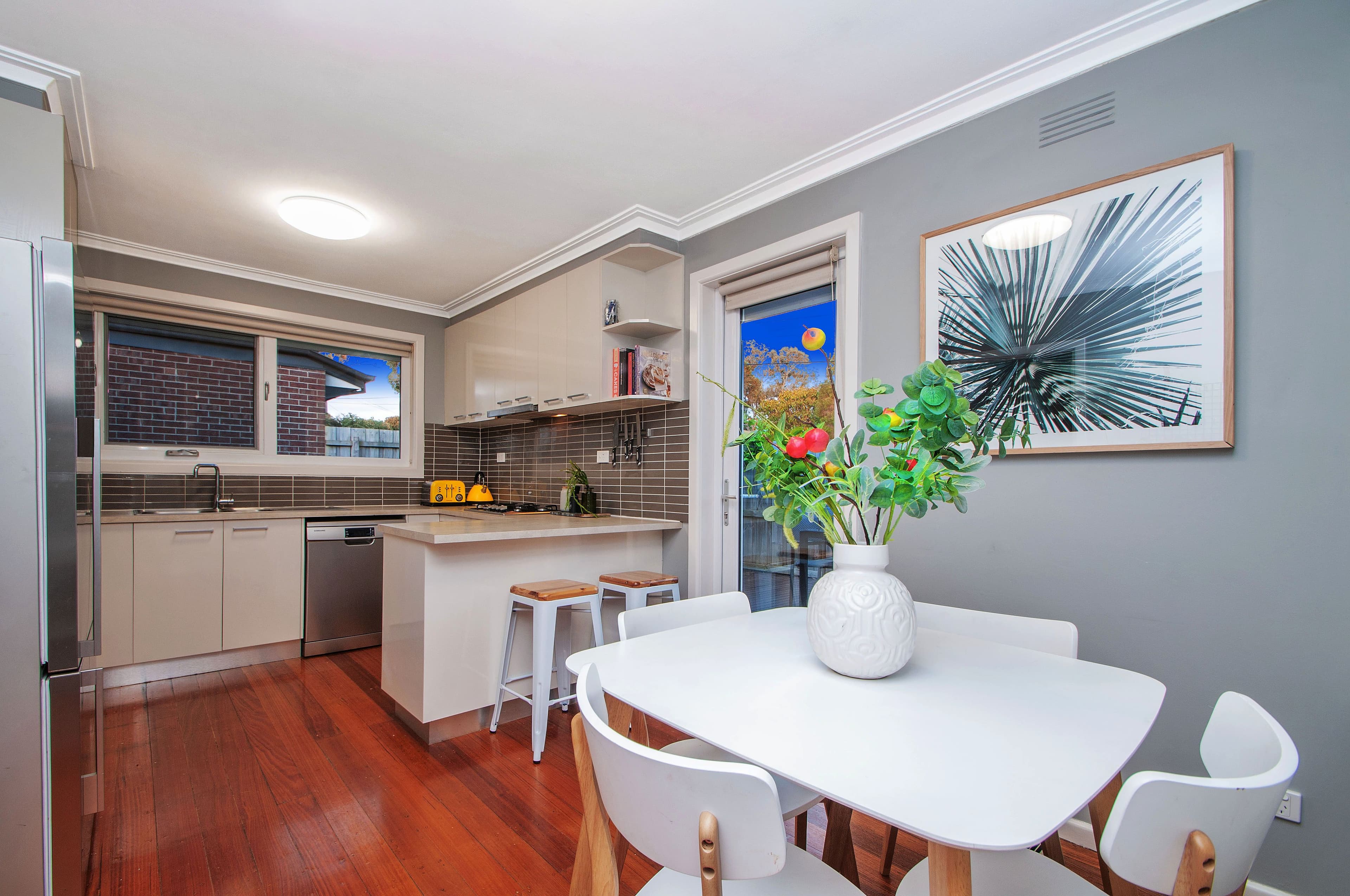 2 Towner Drive, Knoxfield VIC 3180, Knoxfield - Thumbnail 3
