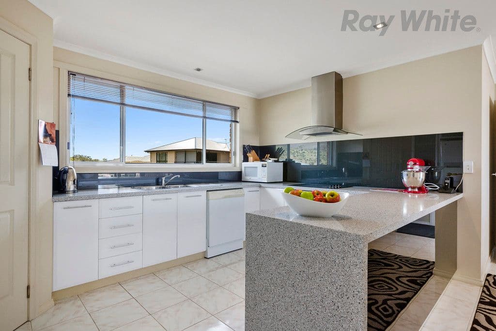 8 Kristen Court, Claremont TAS 7011, Claremont - Thumbnail 2