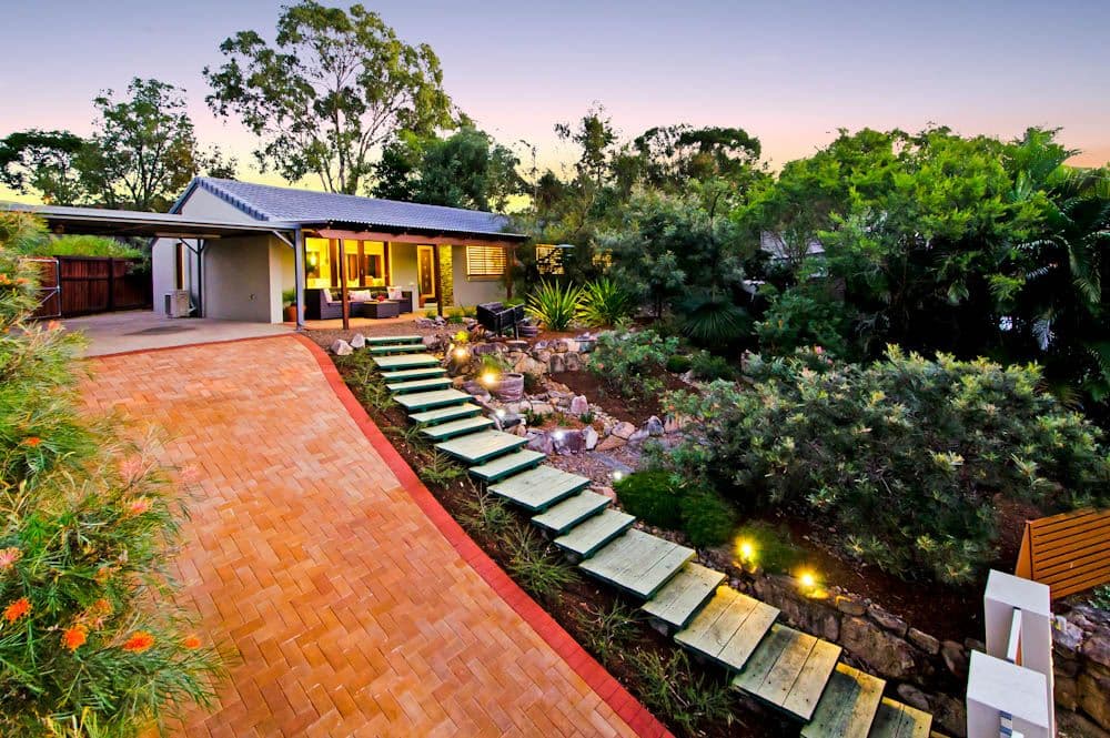 15 Stonyfell Court, HOLLAND PARK QLD 4121, Holland Park - Image 1