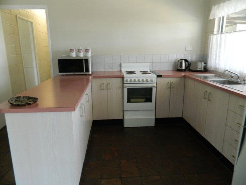 18 Friendship Street, BENTLEY PARK QLD 4869, Bentley Park - Thumbnail 4
