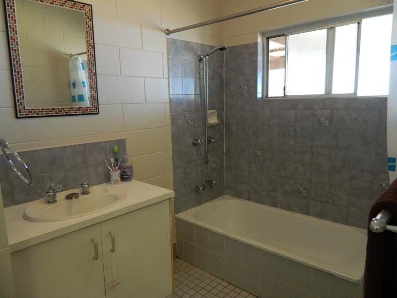 18 Friendship Street, BENTLEY PARK QLD 4869, Bentley Park - Thumbnail 7