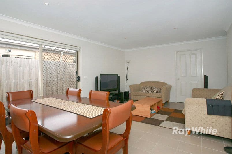 21 Pepperbush Circuit, CRANBOURNE VIC 3977, Cranbourne - Thumbnail 4