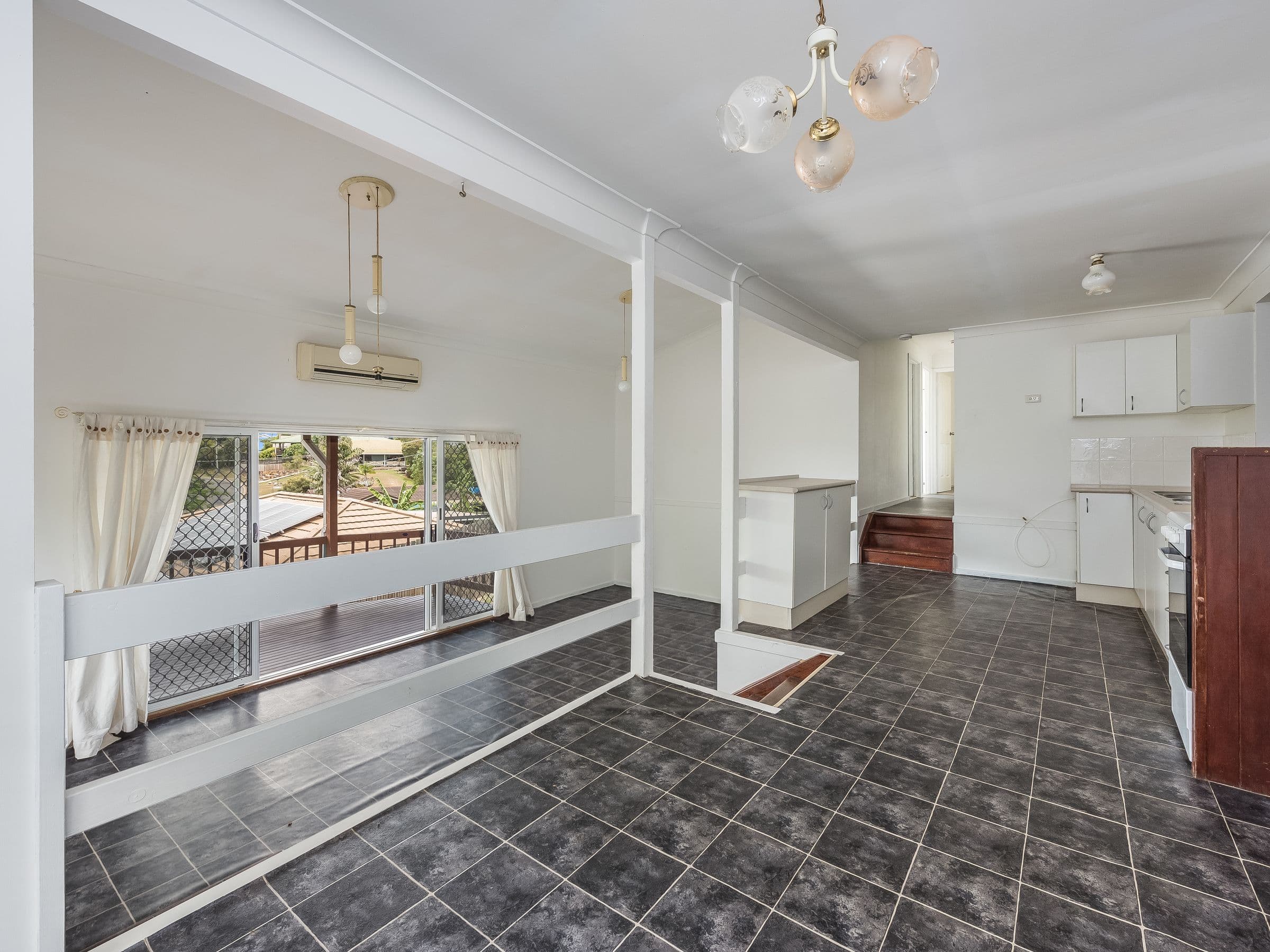 6 Helisma Court, Mount Warren Park QLD 4207, Mount Warren Park - Thumbnail 3