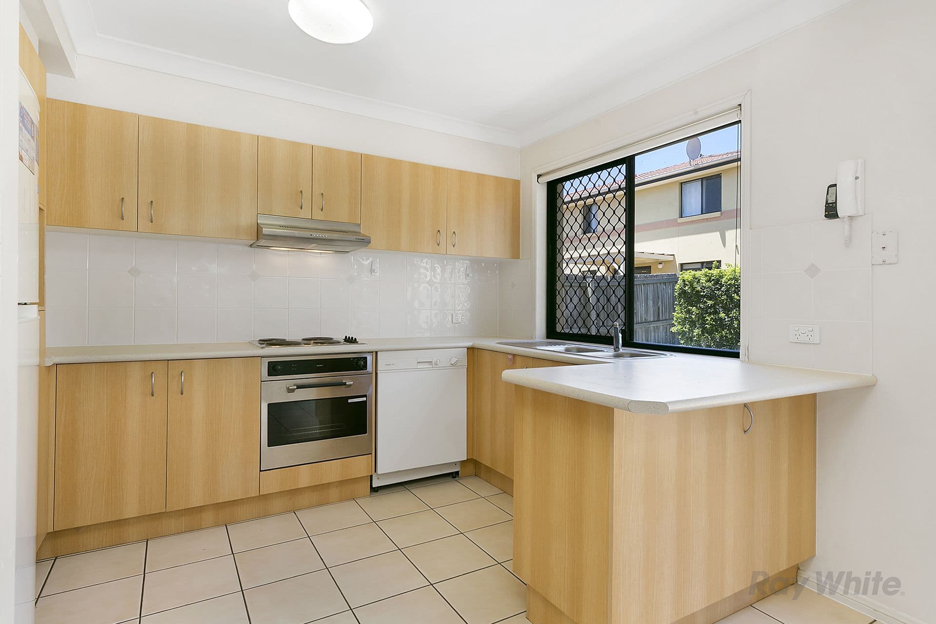 6 Elizabeth Avenue, Grafton - Thumbnail 3
