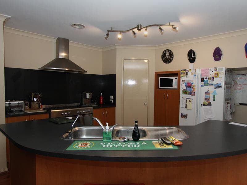 2/392 Princes Highway, Werribee - Thumbnail 2