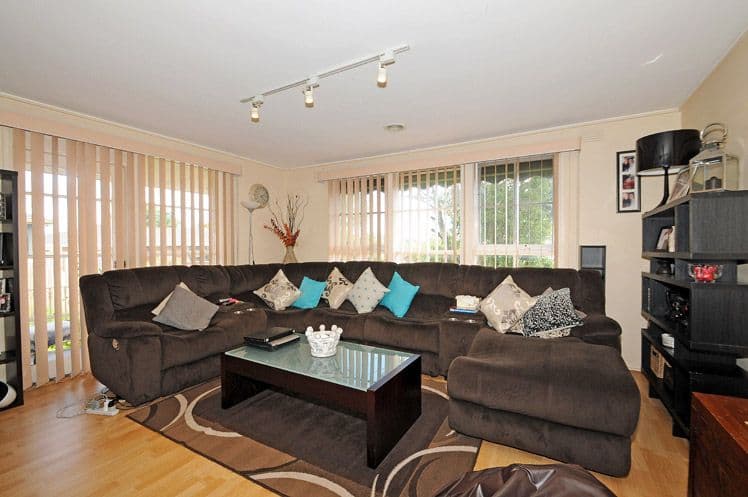 14 Carmel Court, Frankston VIC 3199, Frankston - Thumbnail 2