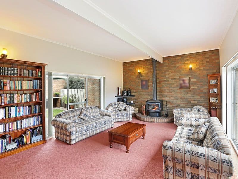 7 St Elmo Crescent, Highton VIC 3216, Highton - Thumbnail 2