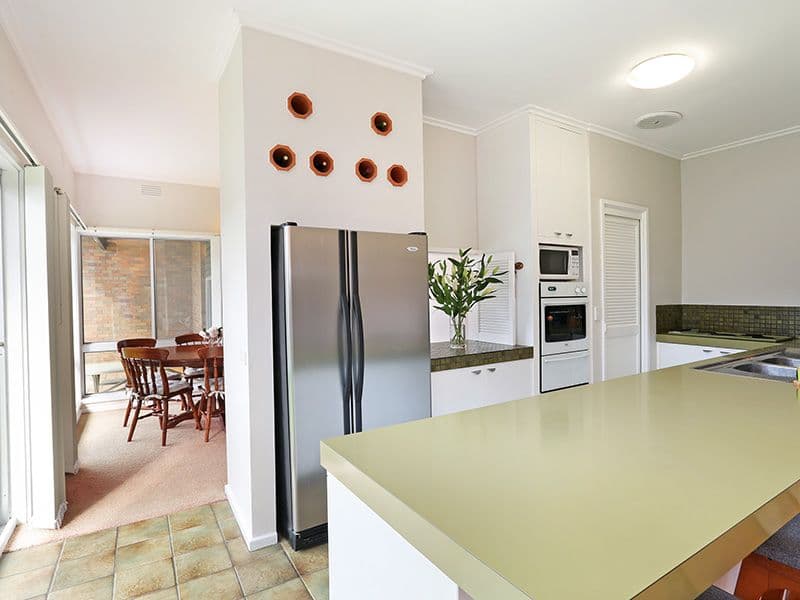 7 St Elmo Crescent, Highton VIC 3216, Highton - Thumbnail 5