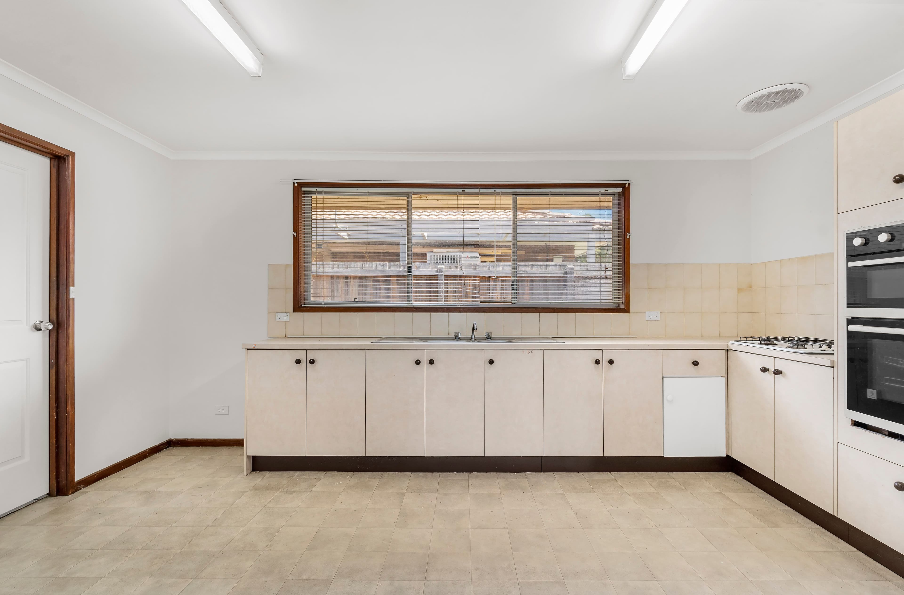 13 Aranda Place, Epping VIC 3076, Epping - Thumbnail 2
