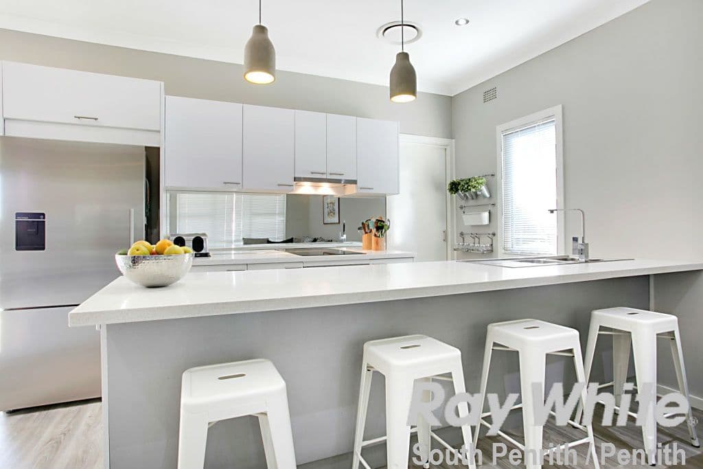 35 Anthony Crescent, Kingswood - Thumbnail 3