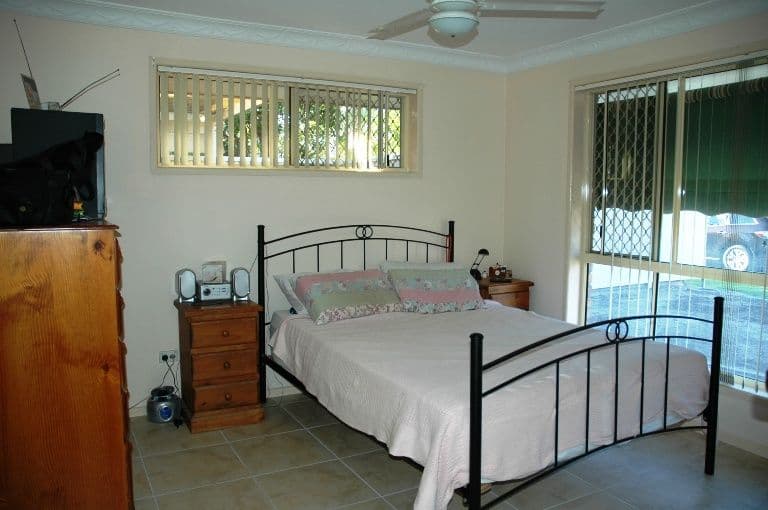 11  Hampshire Court, KIPPA-RING QLD 4021, Kippa-Ring - Thumbnail 5