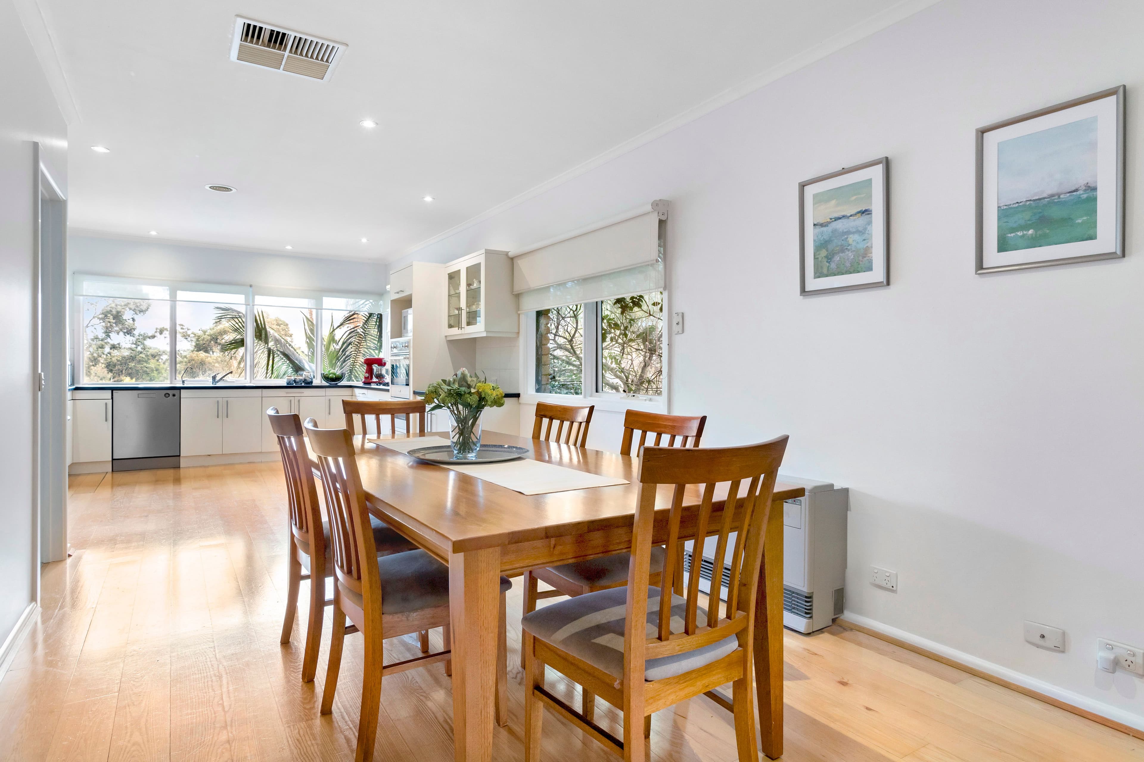 12 Kathleen Avenue, Mount Waverley VIC 3149, Mount Waverley - Thumbnail 4