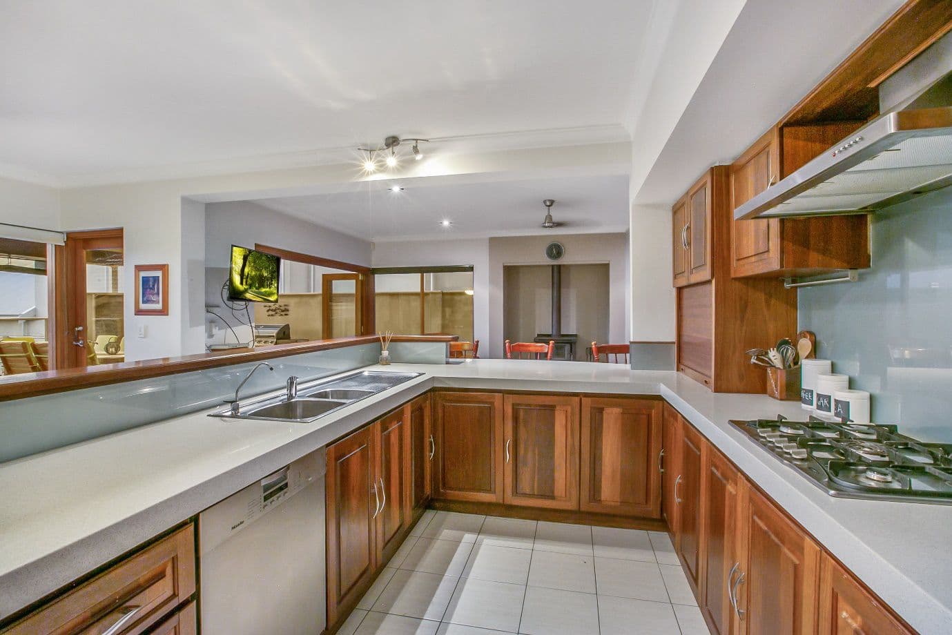 107 Welwyn Avenue, Salter Point WA 6152, Salter Point - Thumbnail 3