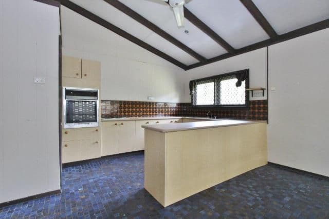 4 Hickory Street, Holloways Beach QLD 4878, Holloways Beach - Thumbnail 3