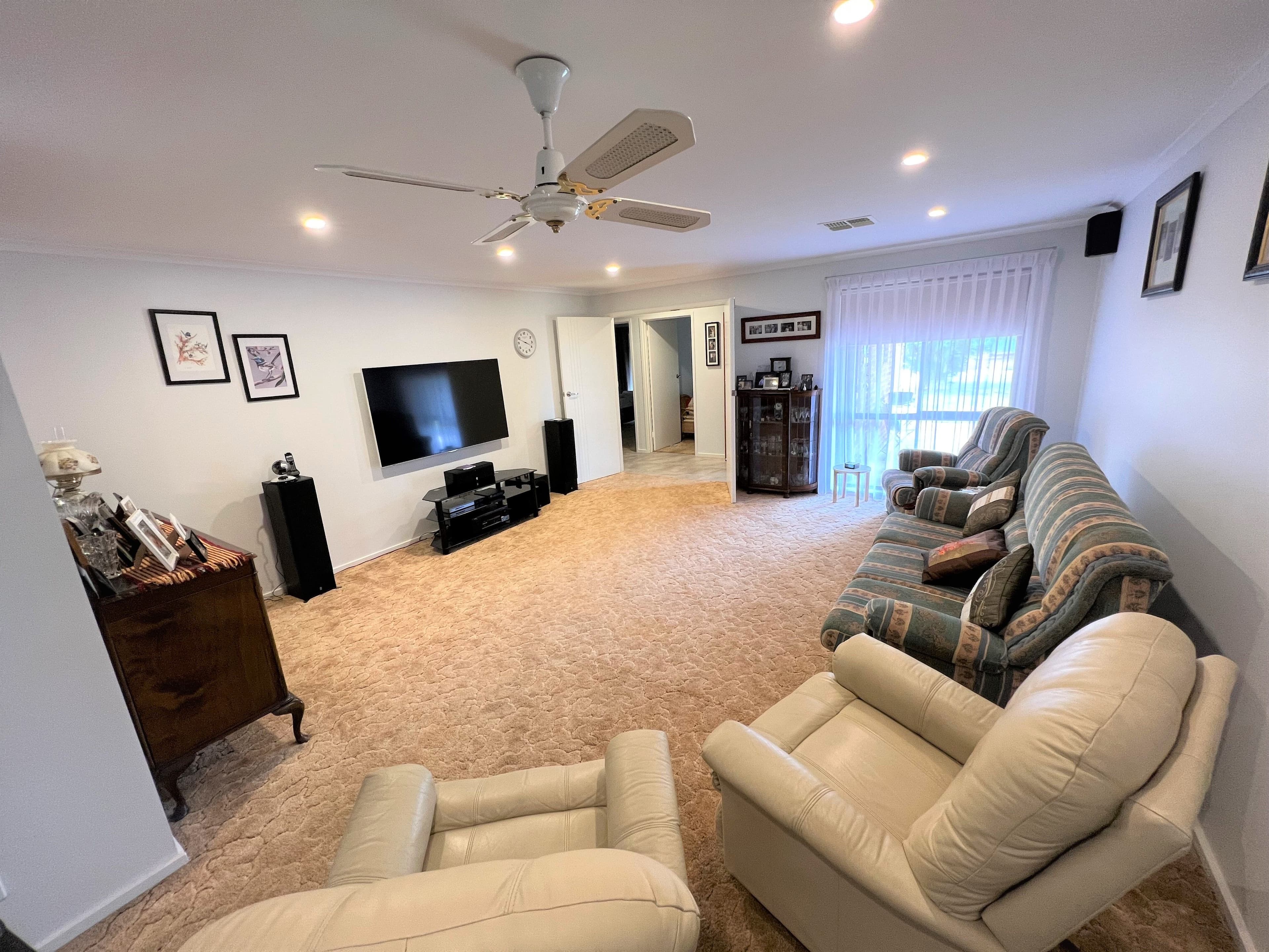 2 Warren Drive, Deniliquin NSW 2710, Deniliquin - Thumbnail 2