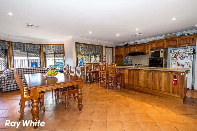 6 Salter Road, BOSSLEY PARK NSW 2176, Bossley Park - Thumbnail 3