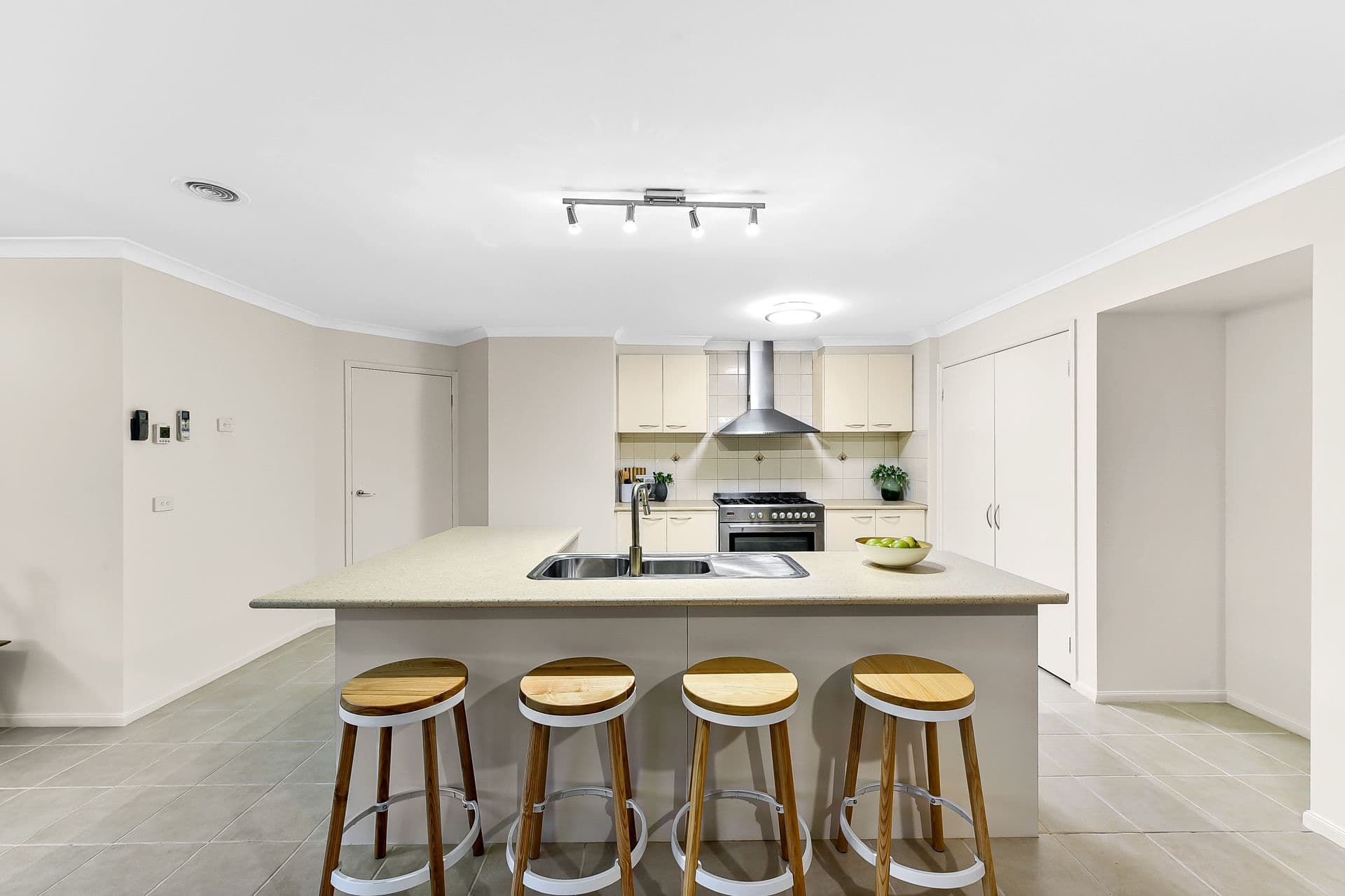 27 Jack William Way, Berwick VIC 3806, Berwick - Thumbnail 6