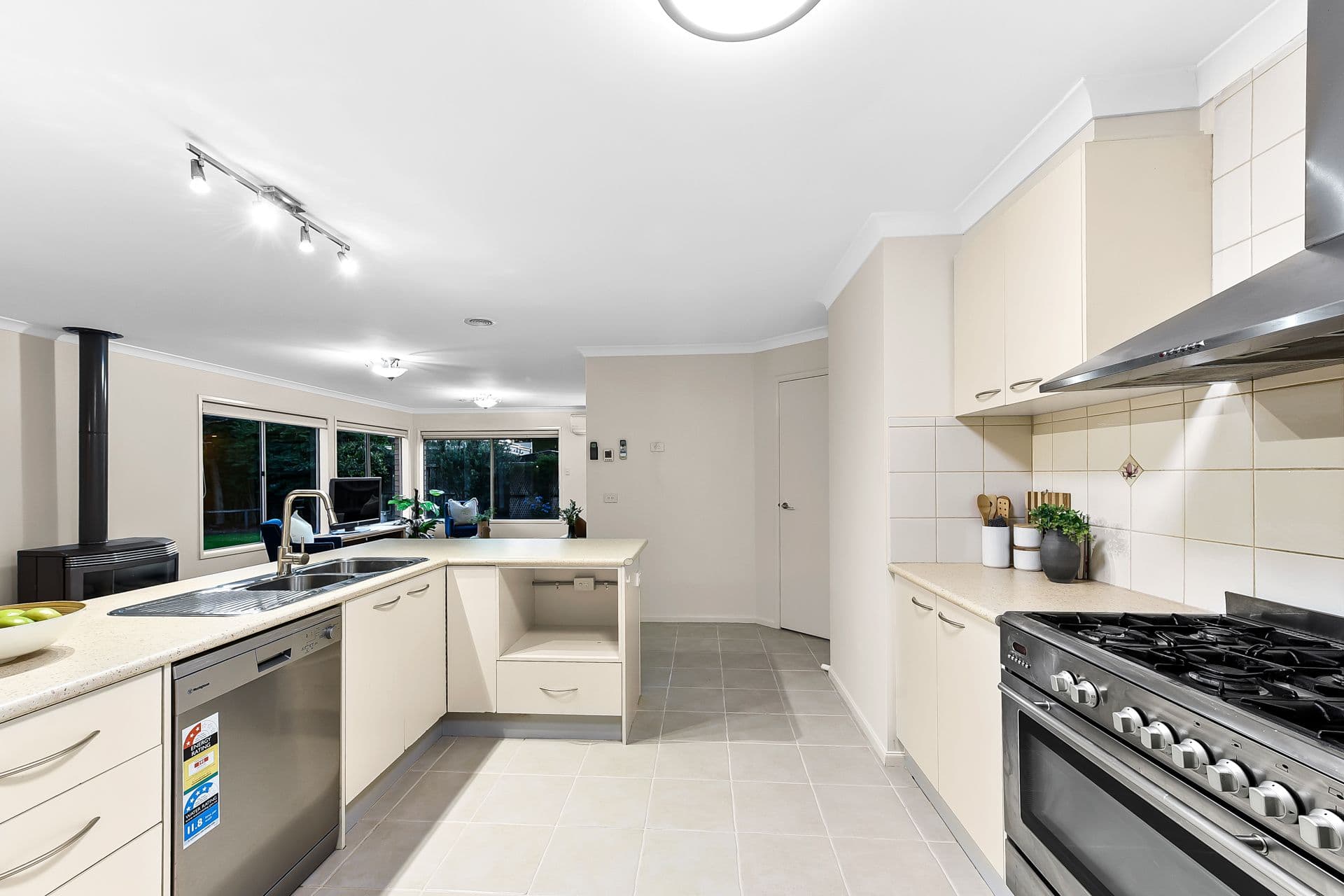 27 Jack William Way, Berwick VIC 3806, Berwick - Thumbnail 7
