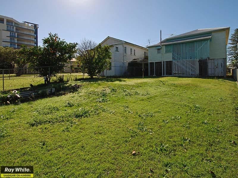 33 Marine Parade, REDCLIFFE QLD 4020, Redcliffe - Thumbnail 3