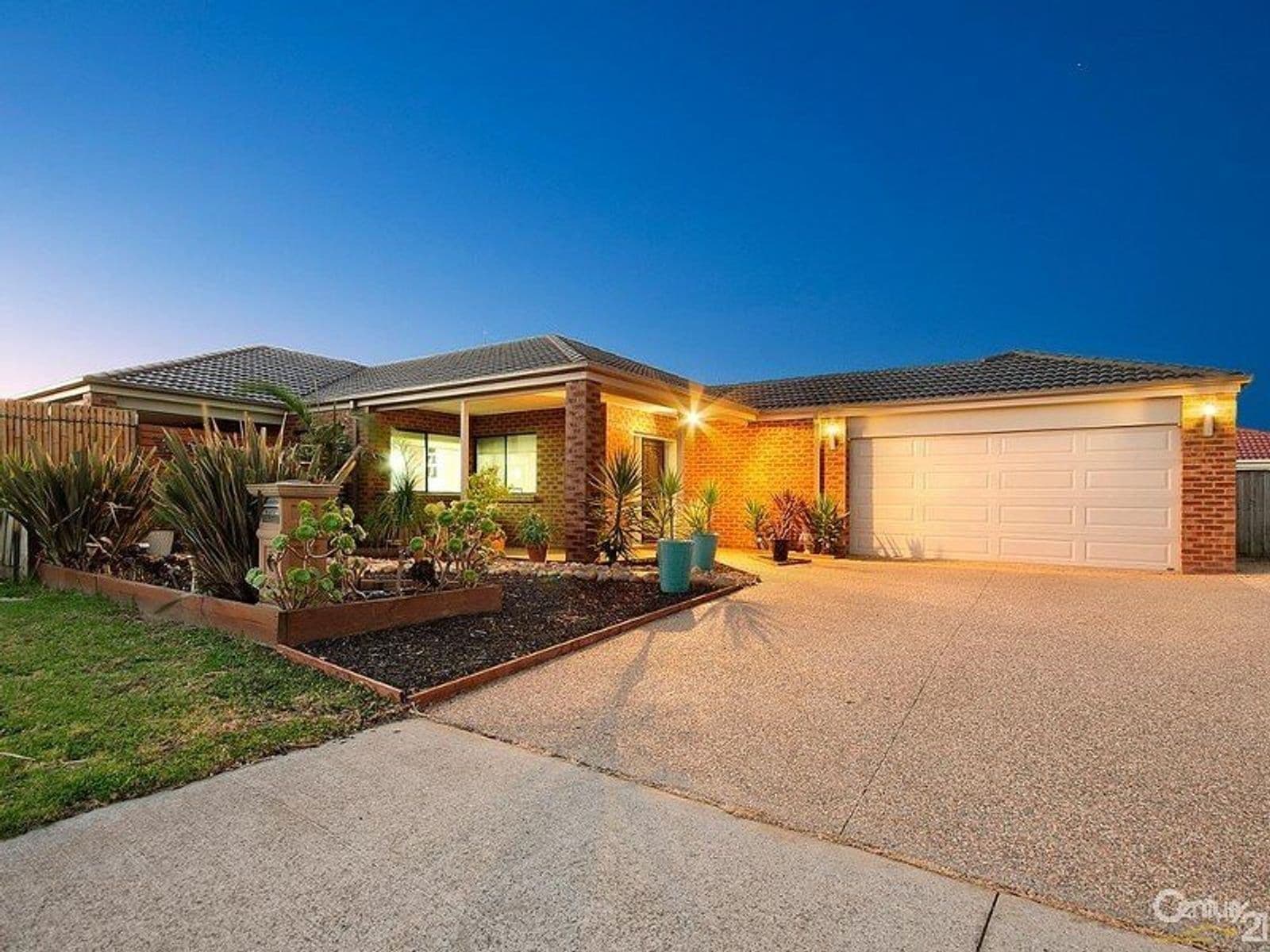 15 Bronson Circuit, Cranbourne North - Thumbnail 3