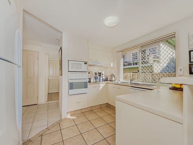17 Deodar Drive, BURLEIGH HEADS QLD 4220, Burleigh Heads - Thumbnail 4