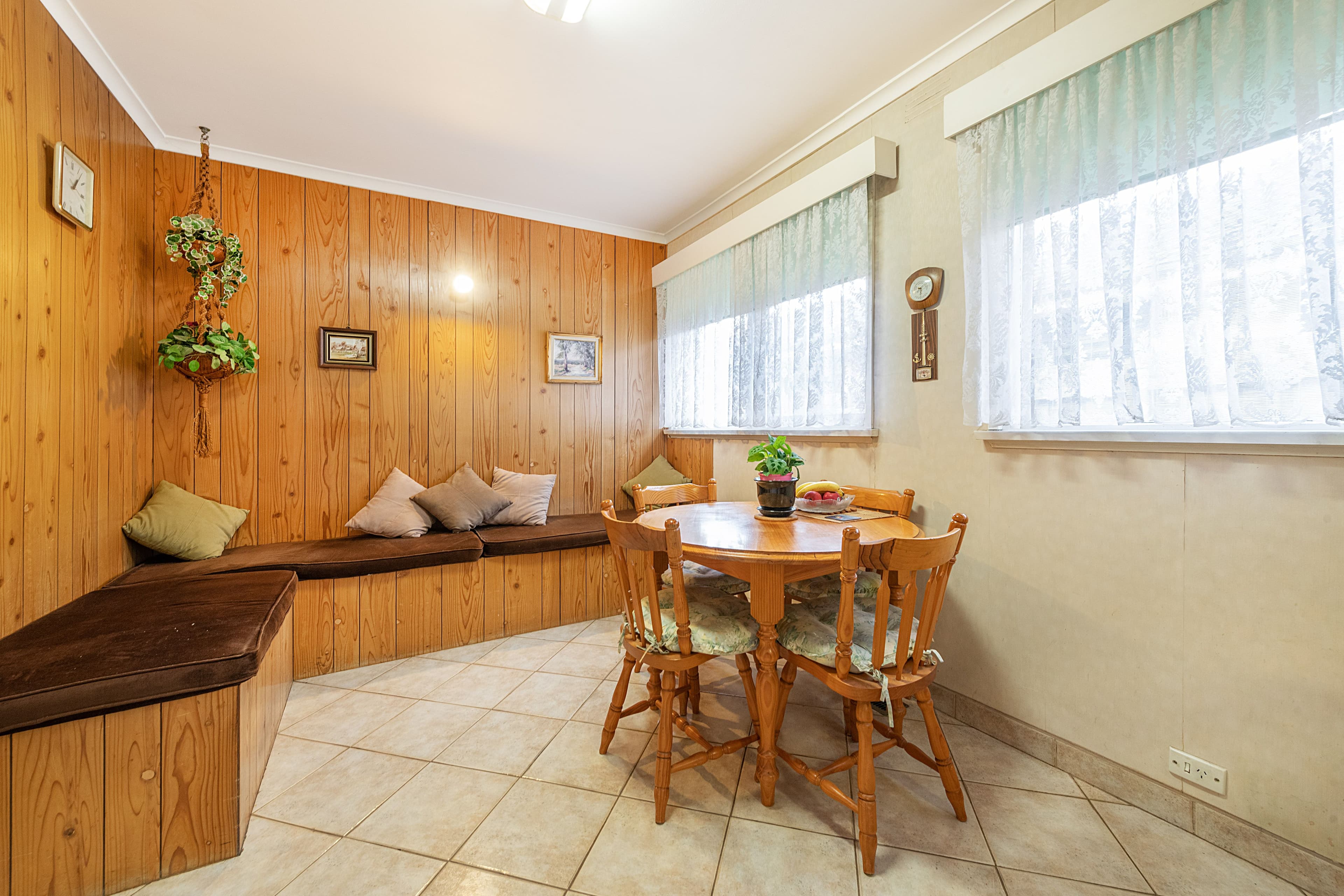 10 Greenock Crescent, Wantirna VIC 3152, Wantirna - Thumbnail 3