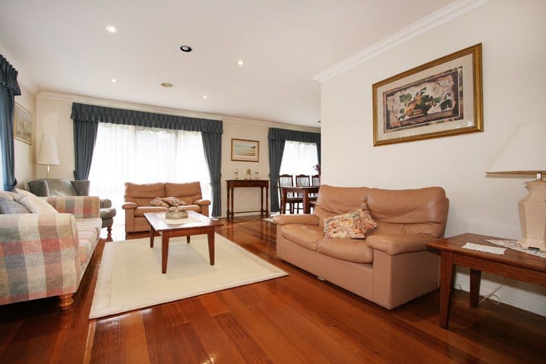 90 Rolling Hills Road, CHIRNSIDE PARK VIC 3116, Chirnside Park - Thumbnail 5