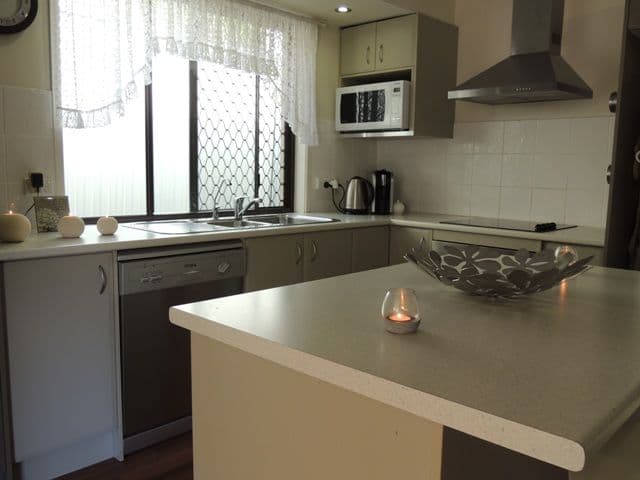 13 Angaston Avenue, CARRARA QLD 4211, Carrara - Thumbnail 2