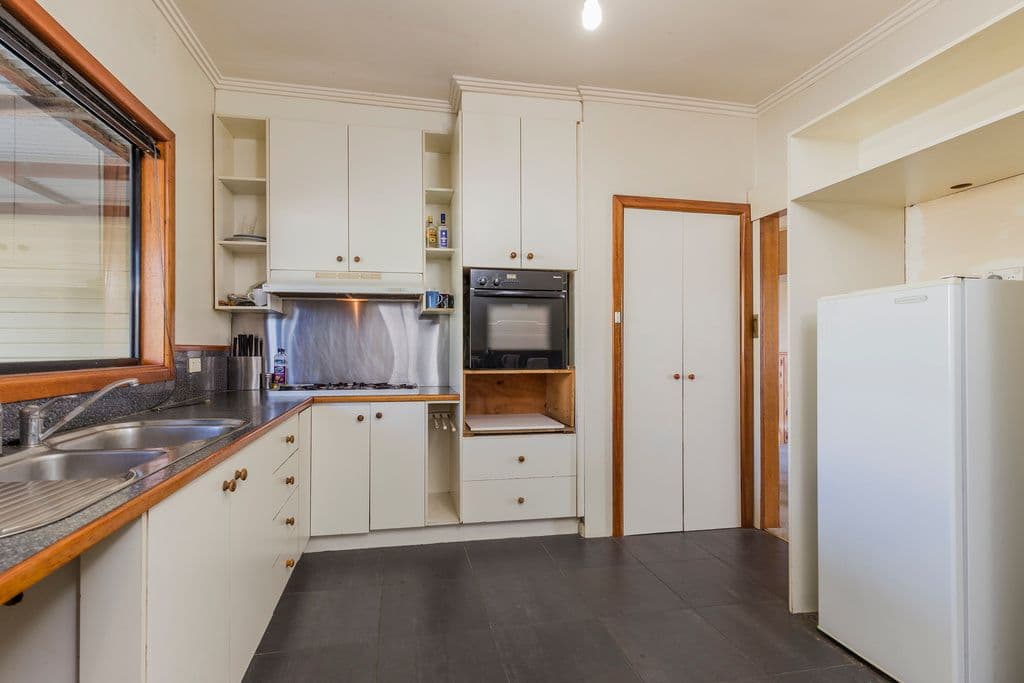 84 Vines Road, Hamlyn Heights VIC 3215, Hamlyn Heights - Thumbnail 3