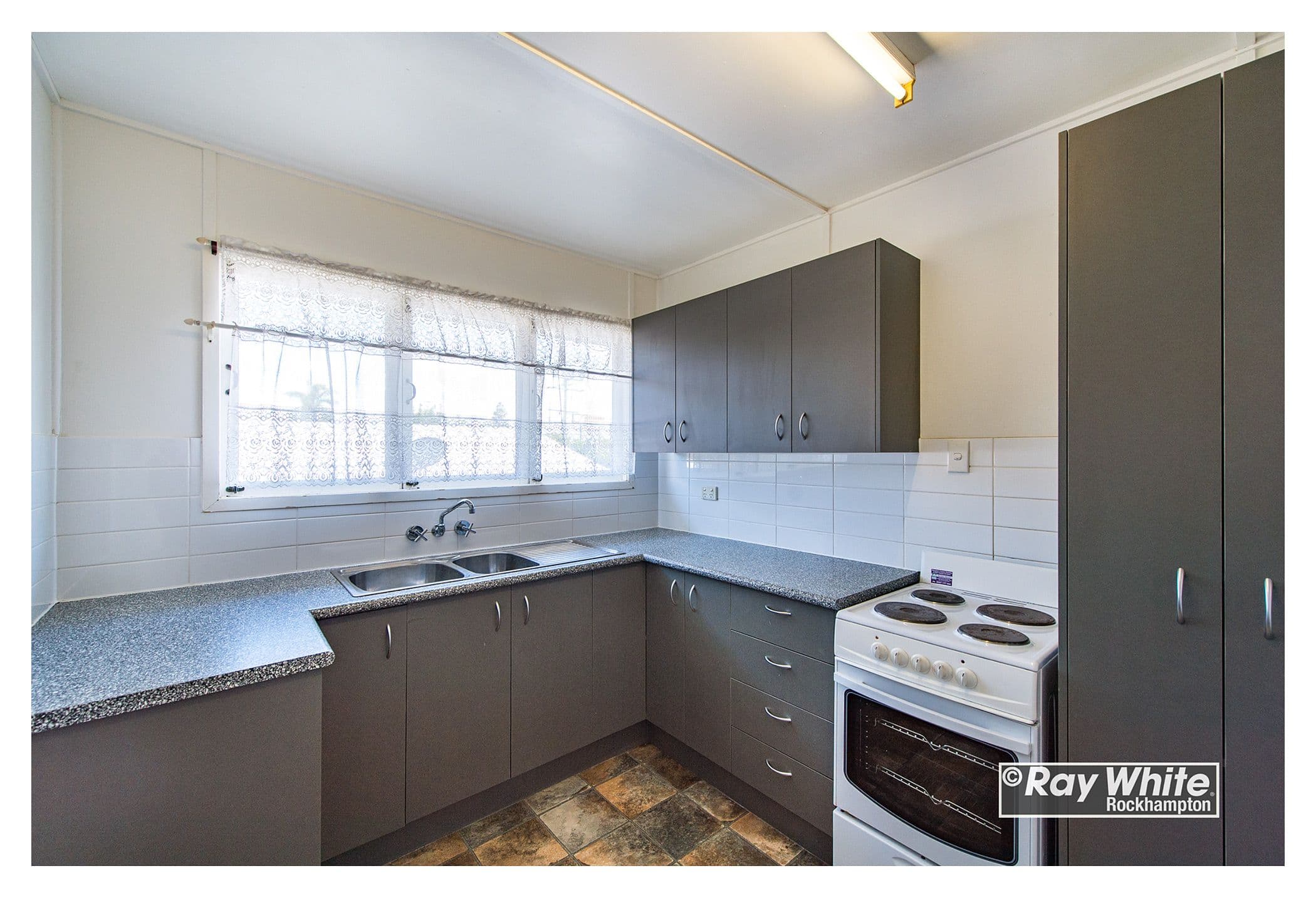 64 Alexandra Street, Park Avenue QLD 4701, Park Avenue - Thumbnail 4
