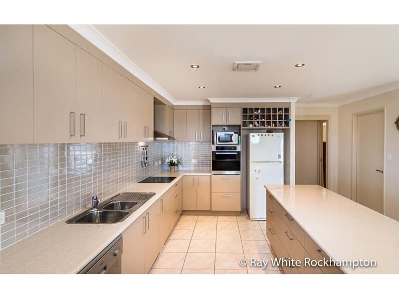 28 Broadhurst Drive, Gracemere QLD 4702, Gracemere - Thumbnail 2