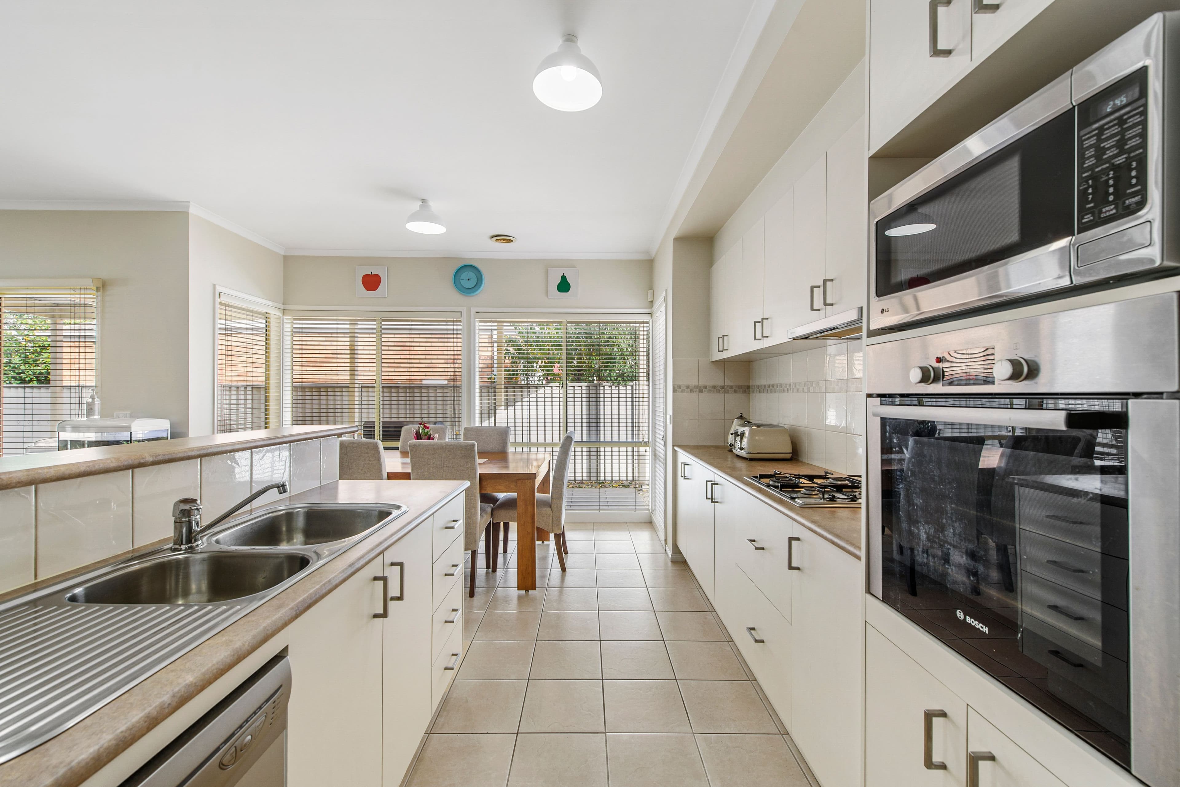 4 Finstall Close, Caroline Springs VIC 3023, Caroline Springs - Thumbnail 2