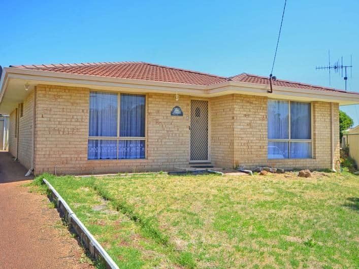 31 Lorenzo Way, Orana WA 6330, Orana - Image 1