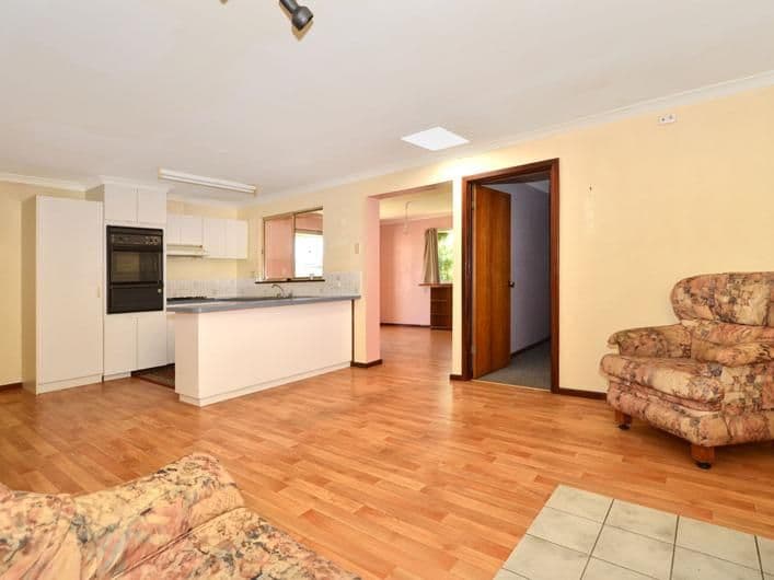 31 Lorenzo Way, Orana WA 6330, Orana - Thumbnail 4