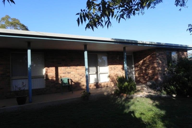 40 Pioneer Way, PITTSWORTH QLD 4356, Pittsworth - Thumbnail 2