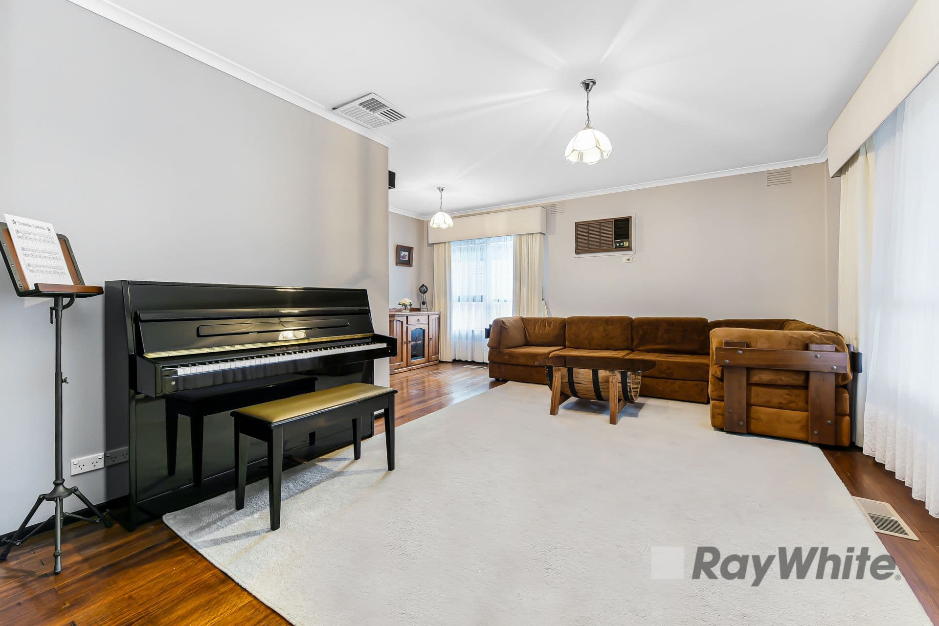 11 Baileyana Drive, Endeavour Hills VIC 3802, Endeavour Hills - Thumbnail 2