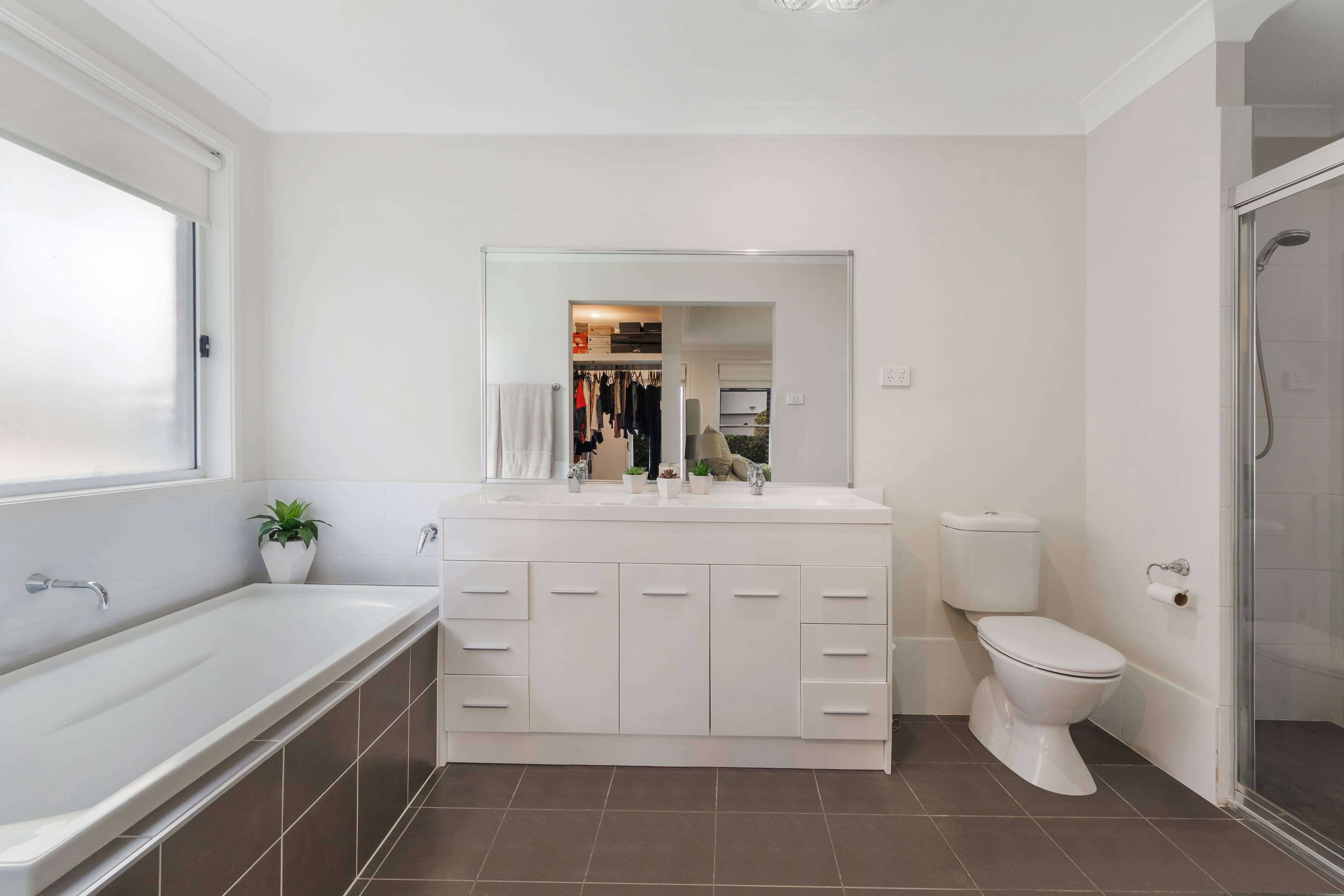 156 Robey Avenue, Middleton Grange NSW 2171, Middleton Grange - Thumbnail 8