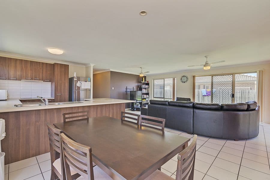 35 Lake Borumba Street, Logan Reserve QLD 4133, Logan Reserve - Thumbnail 3