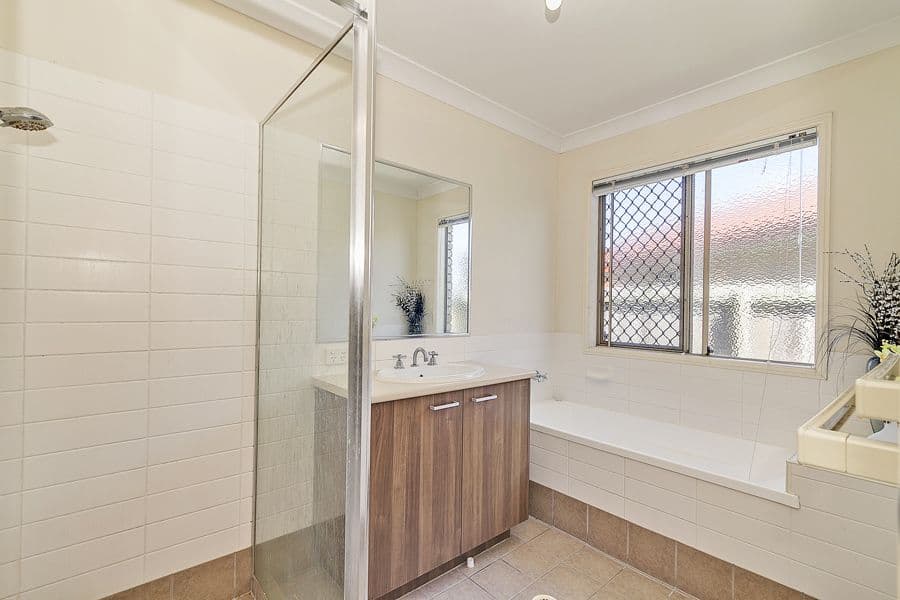 35 Lake Borumba Street, Logan Reserve QLD 4133, Logan Reserve - Thumbnail 8