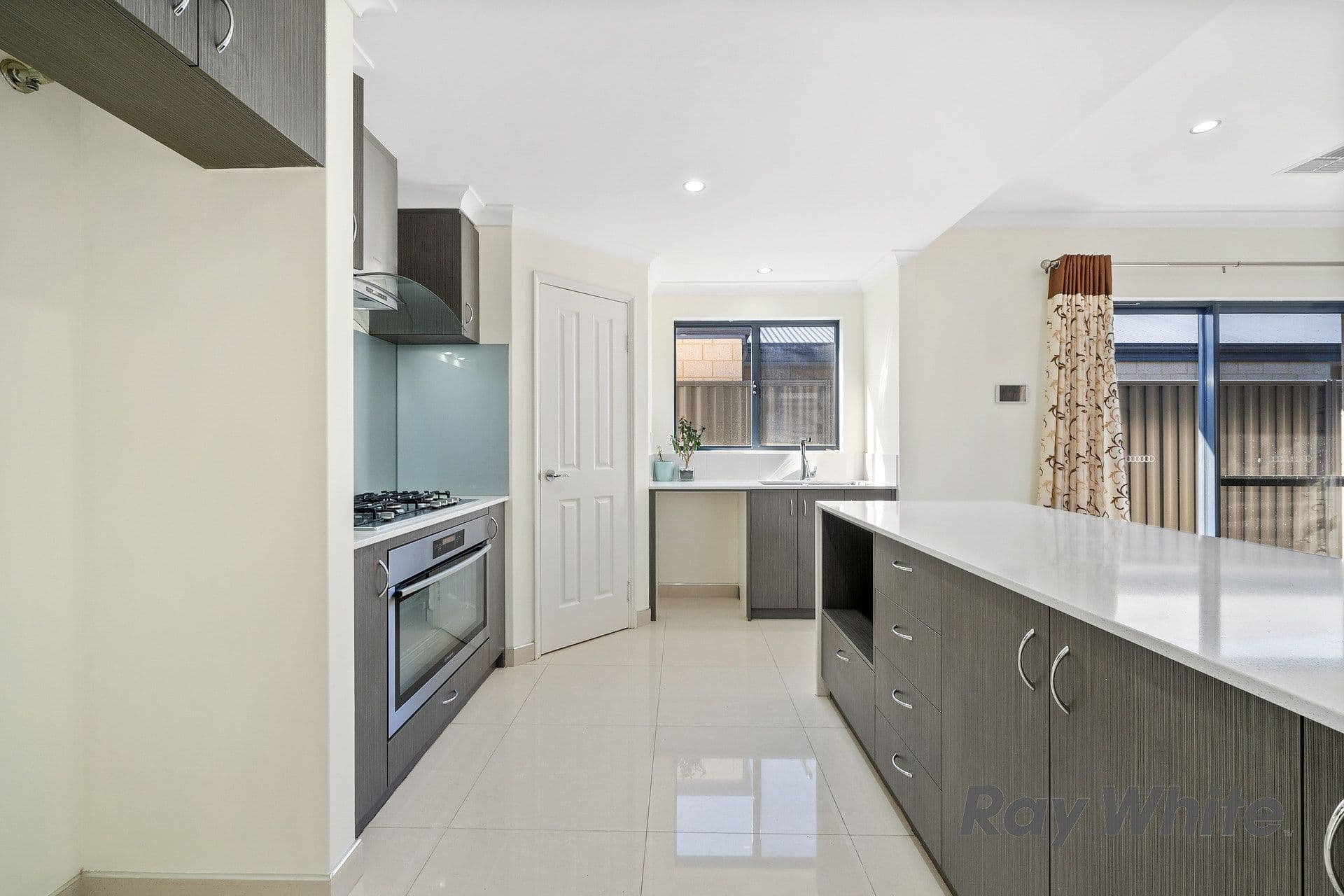 33 Elderflower Street, TREEBY WA 6164, Treeby - Thumbnail 2